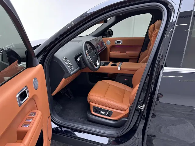 Li Auto L8 — Фото автомобиля 14