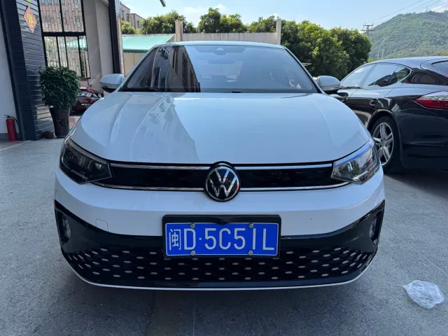 Volkswagen Lavida — Фото автомобиля 2