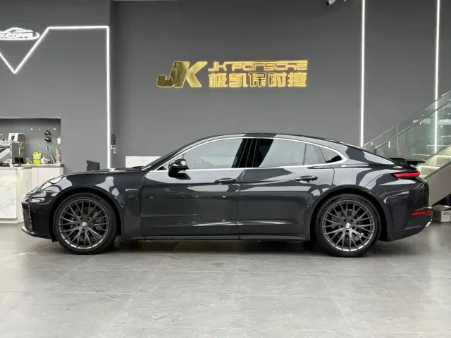 Porsche Panamera — Фото автомобиля 12