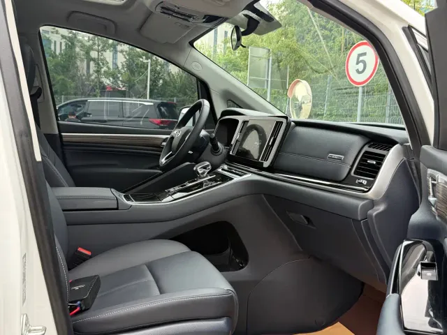GAC Trumpchi M8 — Фото автомобиля 8
