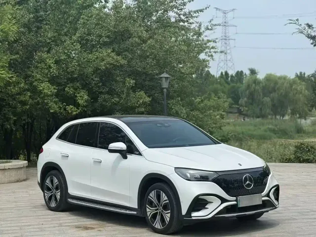 Mercedes-Benz EQE SUV — Фото автомобиля 2
