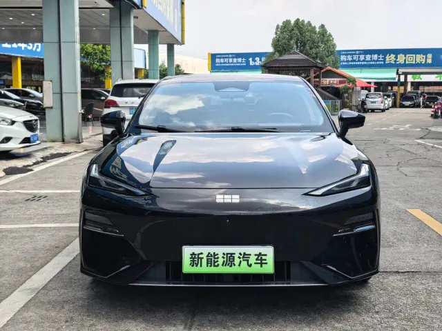 Geely Galaxy E8 — Фото автомобиля 2