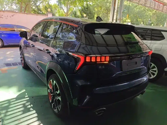 Lynk & Co 06 — Фото автомобиля 4