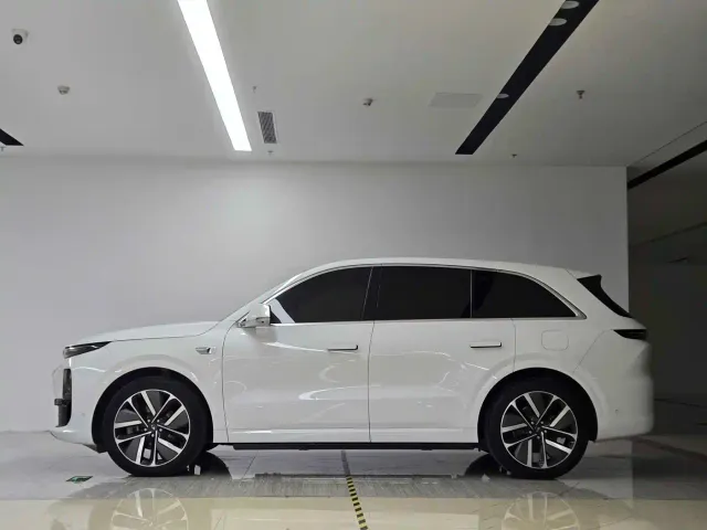 Li Auto L6 — Фото автомобиля 3