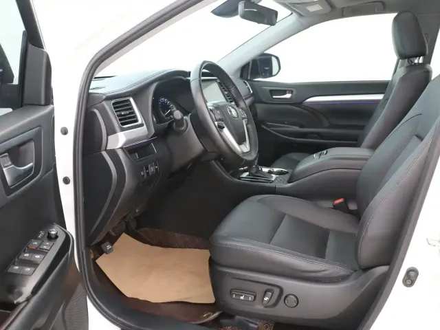 Toyota Highlander 2021 2.0T AWD Luxury 7-Seater — Фото автомобиля 4