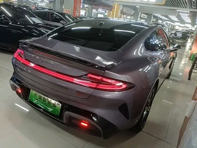 Xiaomi SU7 — Фото автомобиля 6
