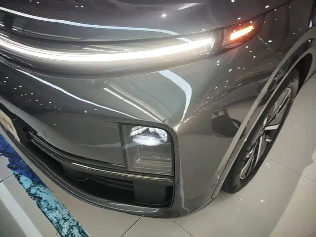 Li Auto L7 — Фото автомобиля 23