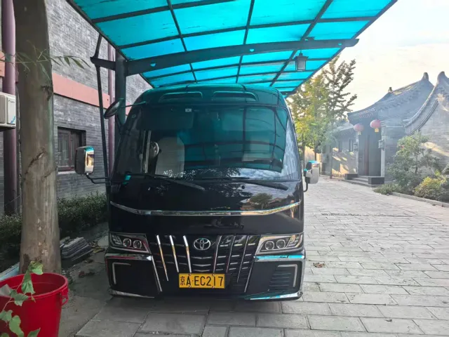 Фотография автомобиля — Toyota Coaster
