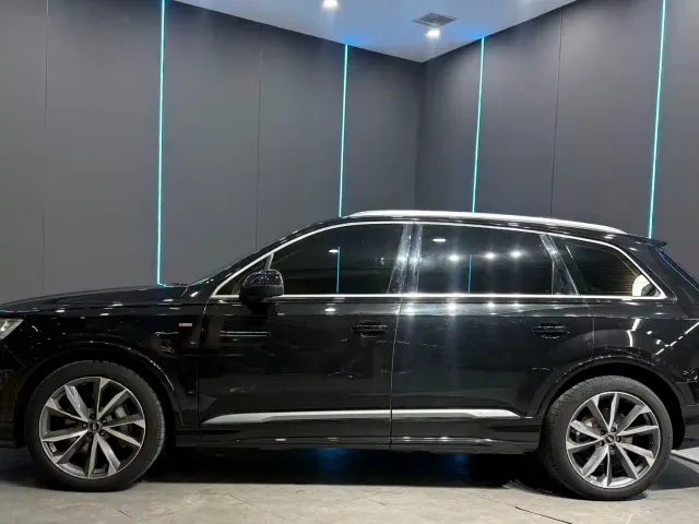 Audi Q7 — Фото автомобиля 5