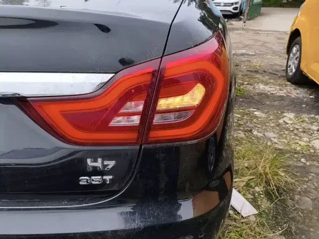 Hongqi H7 — Фото автомобиля 7