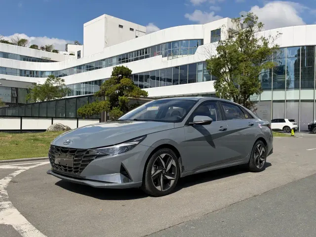 Фотография автомобиля — Hyundai Elantra