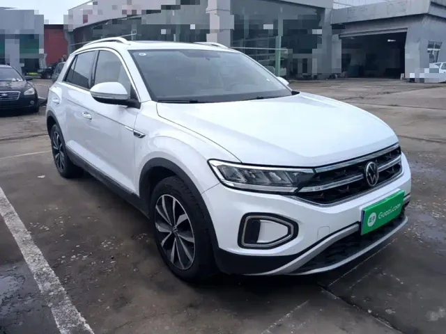 Volkswagen T-Roc — Фото автомобиля 3
