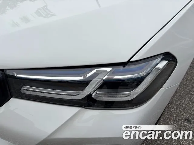 BMW 5 Series G30 — Фото автомобиля 14