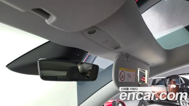 Tesla Model 3 — Фото автомобиля 4