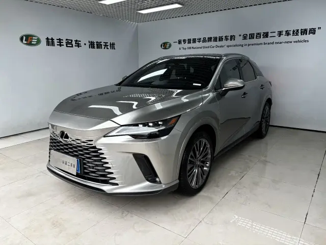 Фотография автомобиля — Lexus RX