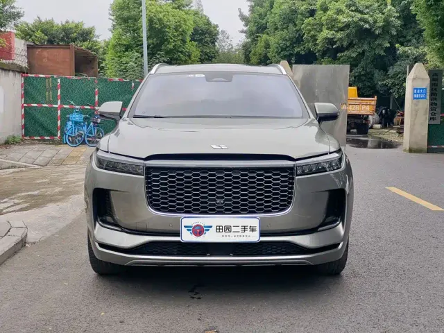 Li Auto ONE — Фото автомобиля 2