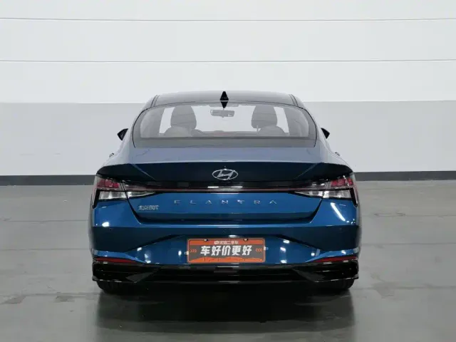 Hyundai Elantra — Фото автомобиля 4
