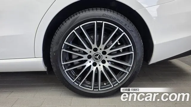 Mercedes-Benz C-Class — Фото автомобиля 20