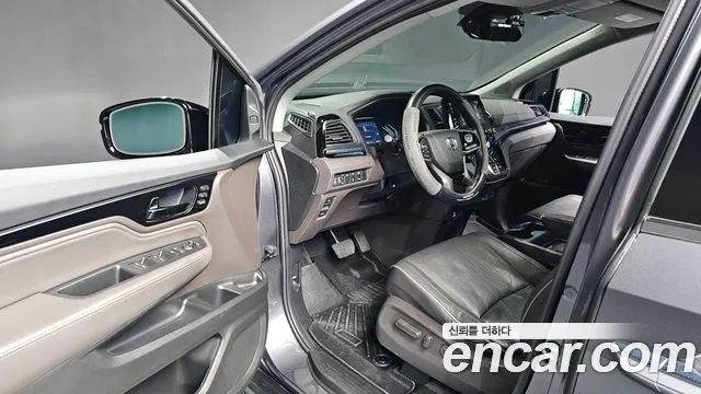 Honda Odyssey — Фото автомобиля 10