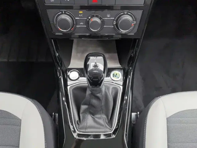 Volkswagen Tharu — Фото автомобиля 13