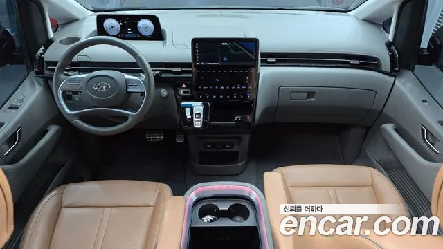 Hyundai Staria Staria 4WD Lounge 9 мест — Фото автомобиля 7
