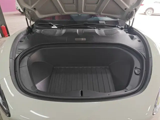 Xiaomi SU7 — Фото автомобиля 19