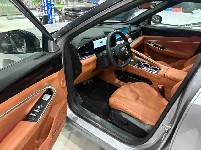 Geely Boyue — Фото автомобиля 7