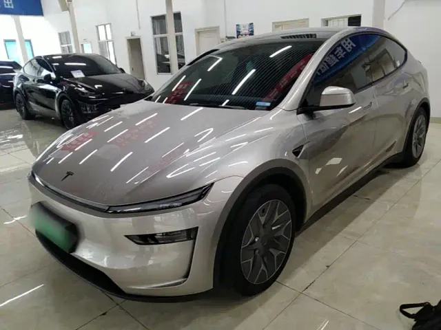 Фотография автомобиля — Tesla Model Y L