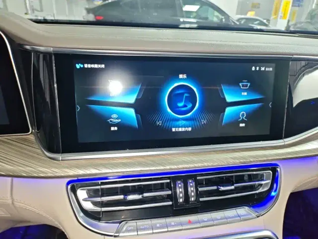 Hongqi H9 — Фото автомобиля 12