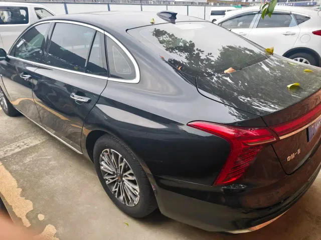 Hongqi H5 — Фото автомобиля 16