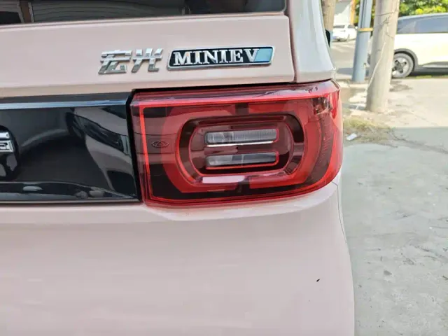 Wuling Hongguang Mini EV — Фото автомобиля 7