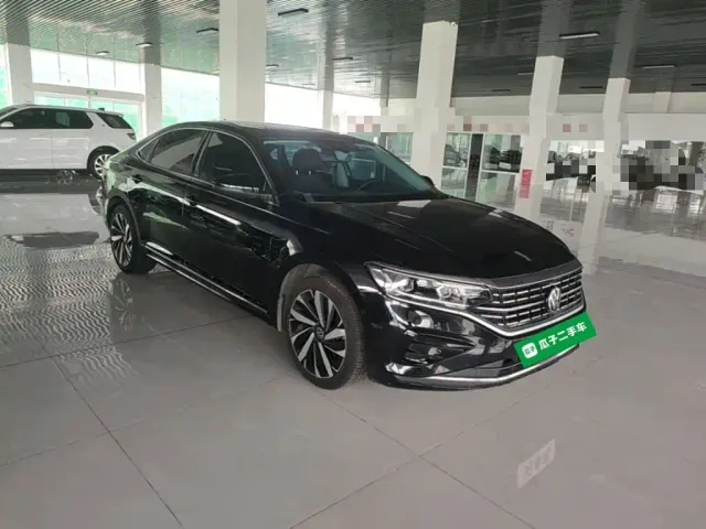 Volkswagen Passat — Фото автомобиля 3