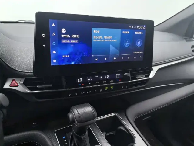 Toyota Sienna — Фото автомобиля 12