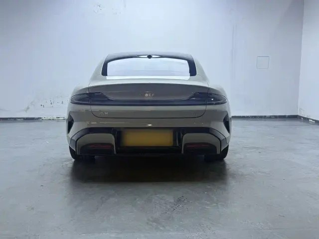 Xiaomi SU7 — Фото автомобиля 5