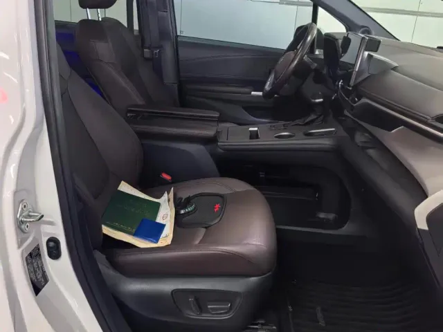 Toyota Granvia — Фото автомобиля 2