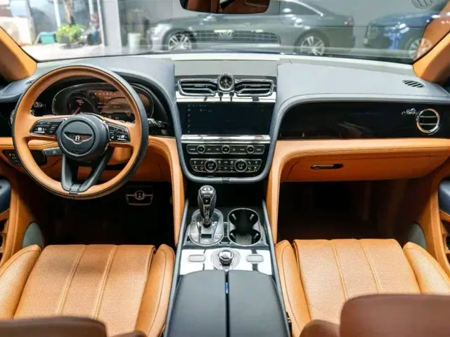 Bentley Bentayga — Фото автомобиля 5