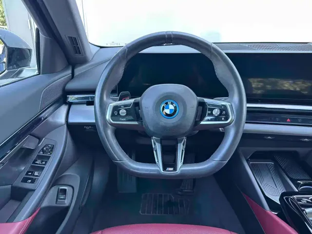 BMW i5 — Фото автомобиля 11