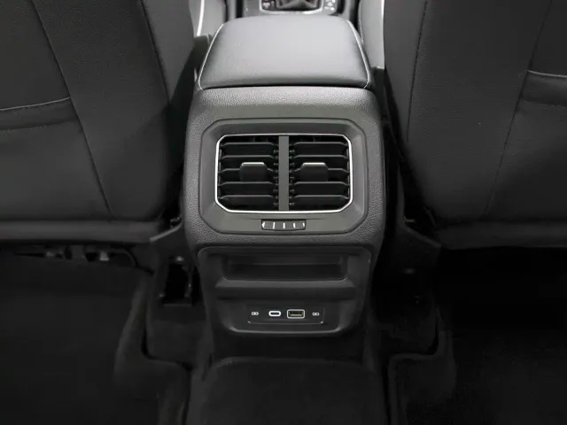 Volkswagen Tiguan L — Фото автомобиля 16