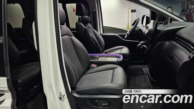 Hyundai Staria Staria 4WD Lounge 9 мест — Фото автомобиля 10