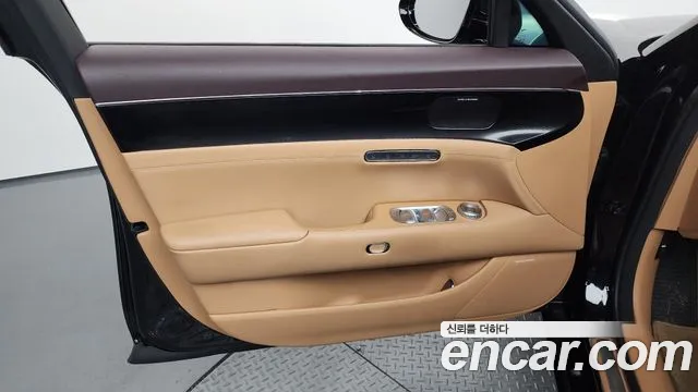 Genesis G90 Бензин 3.5 турбо AWD — Фото автомобиля 20