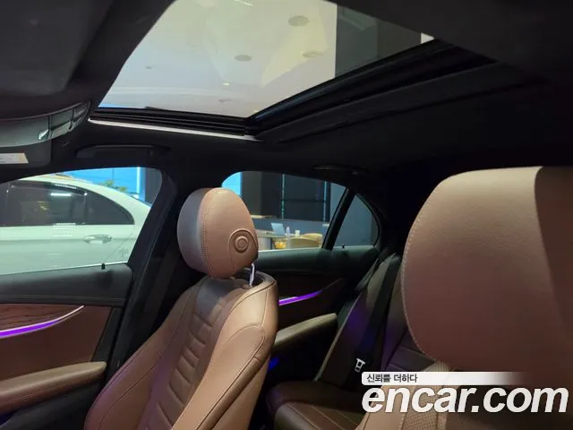 Mercedes-Benz E-Class — Фото автомобиля 18