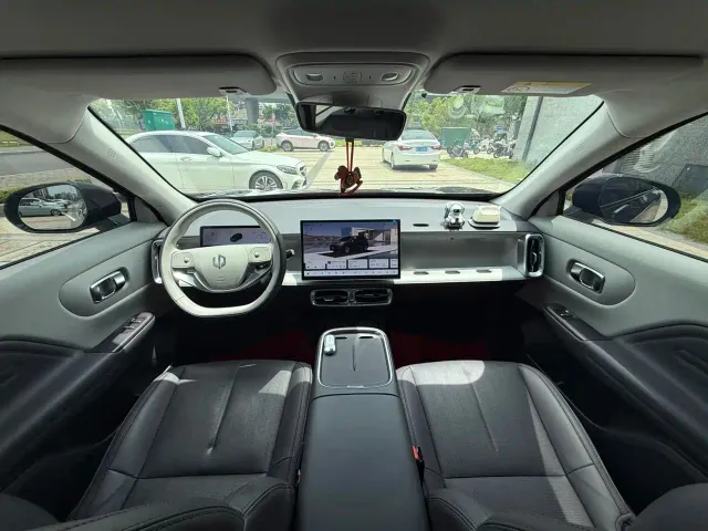 Leapmotor B10 — Фото автомобиля 6