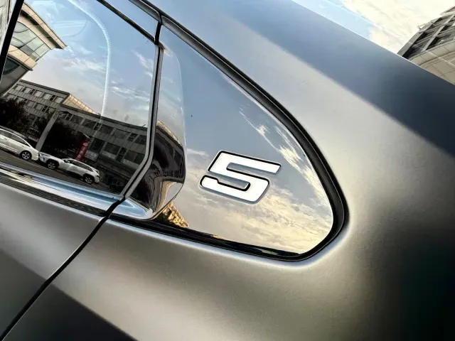 BMW 5 Series — Фото автомобиля 26
