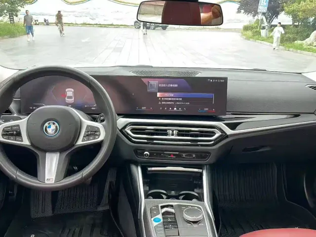 BMW i3 — Фото автомобиля 7