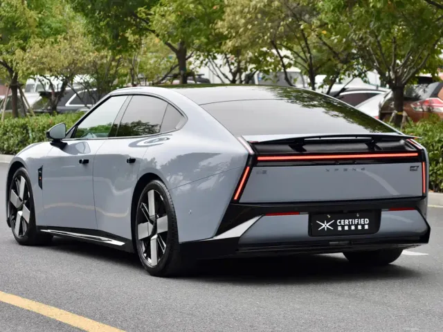 Xpeng P7 — Фото автомобиля 3