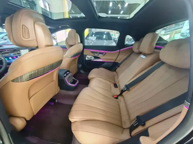 Mercedes-Benz E-Class — Фото автомобиля 9