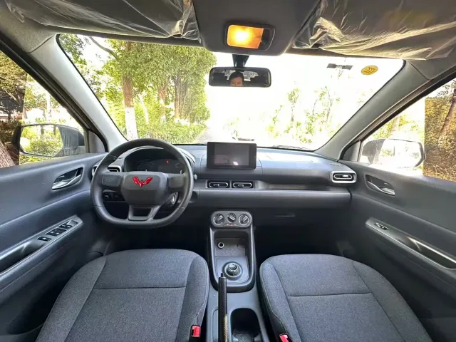 Wuling Hongguang — Фото автомобиля 9