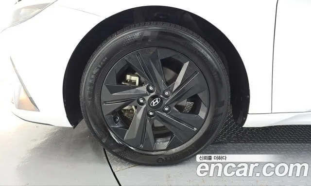 Hyundai Avante CN7 — Фото автомобиля 5