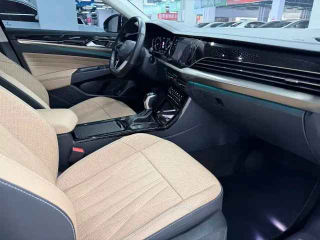 Volkswagen Passat — Фото автомобиля 6