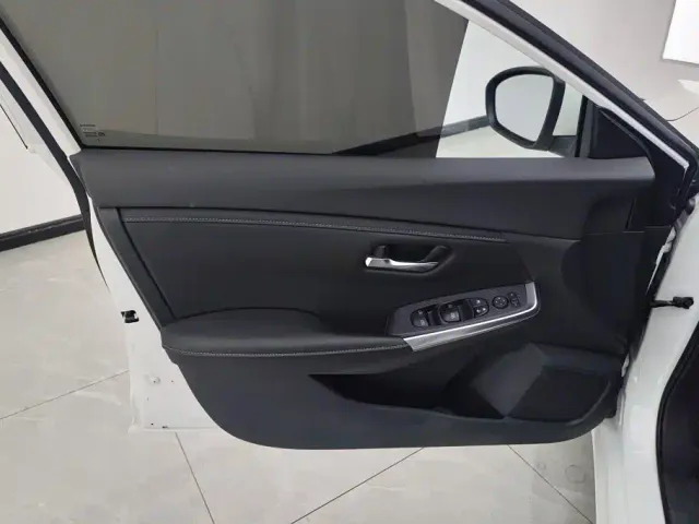 Nissan Sylphy — Фото автомобиля 7